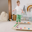 Montessori Balancierbalken fördern die Entwicklung der grobmotorischen Fähigkeiten