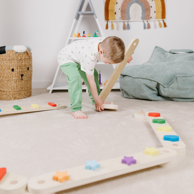 Wirkt sich positiv auf die Entwicklung der Füße, das Fußgewölbe und die richtige Körperhaltung aus Montessori Balancierbalken fördern die Entwicklung der grobmotorischen Fähigkeiten