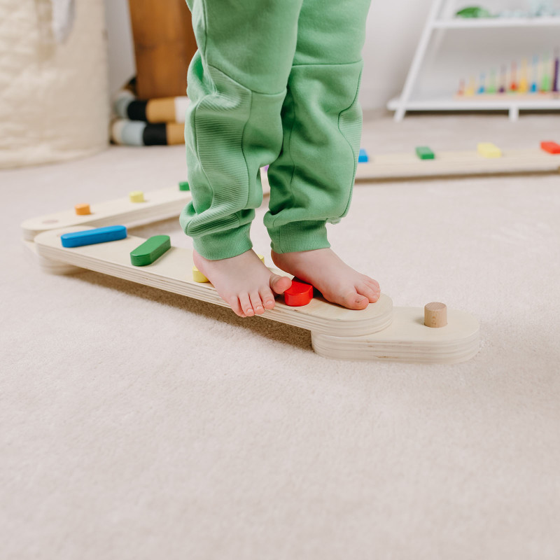 Wirkt sich positiv auf die Entwicklung der Füße, das Fußgewölbe und die richtige Körperhaltung aus Montessori Balancierbalken fördern die Entwicklung der grobmotorischen Fähigkeiten
